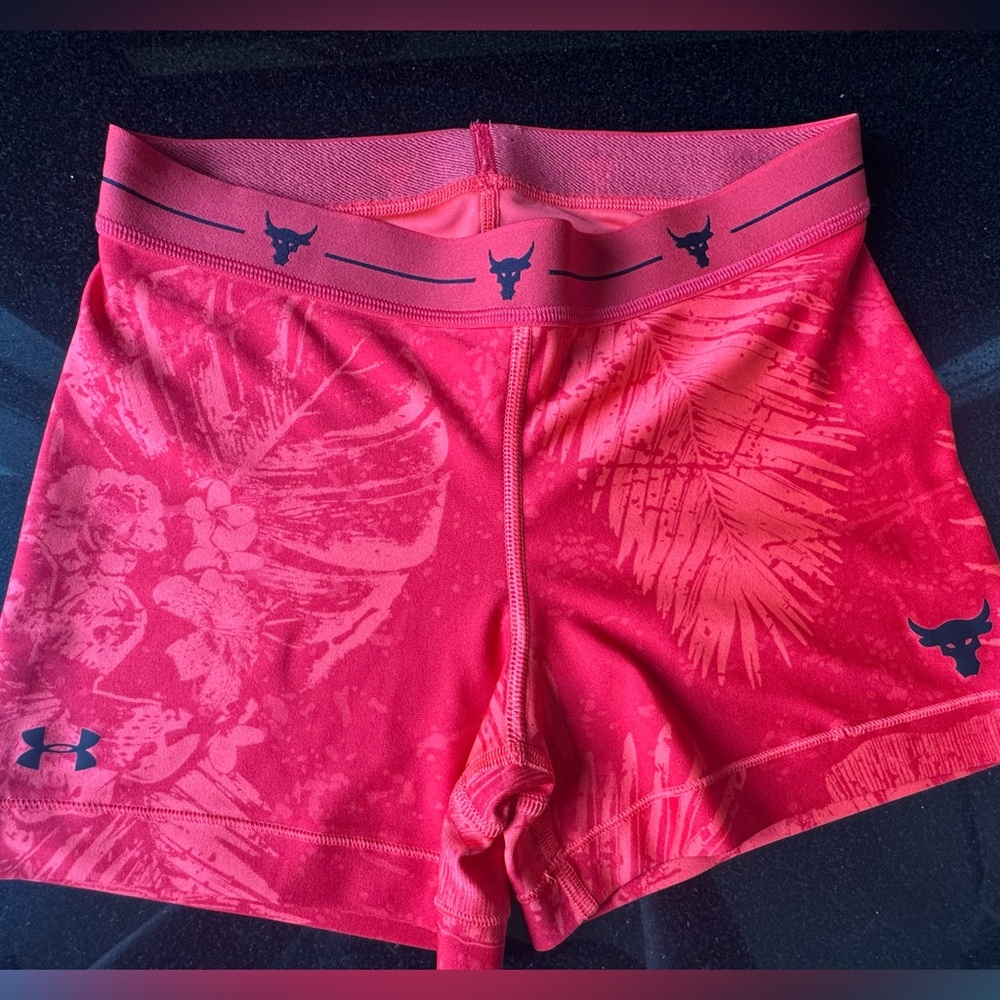 Under Armour | Women's Tropical Red Athletic Heat Comp Shorts | Size M